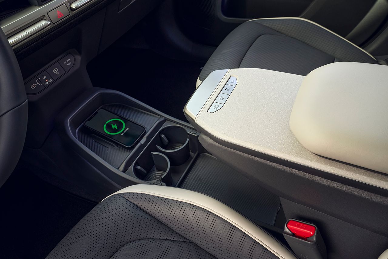 El Kia EV3 ofrece una amplia oferta tecnológica al servicio de la seguridad y de la funcionalidad diaria